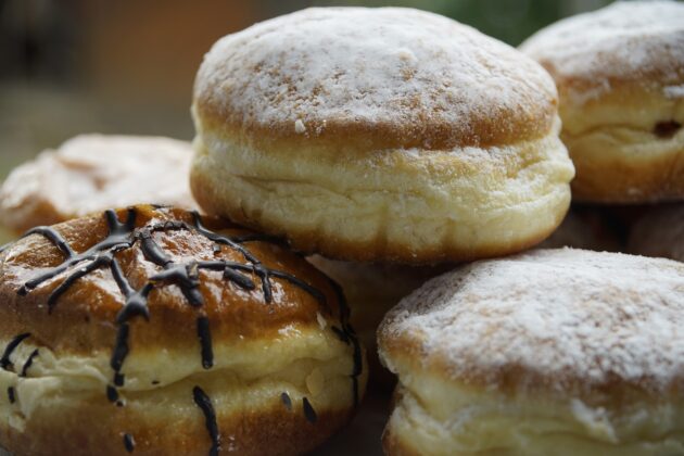 Enjoy pastries in Viana do Castelo (an Atlantis site).